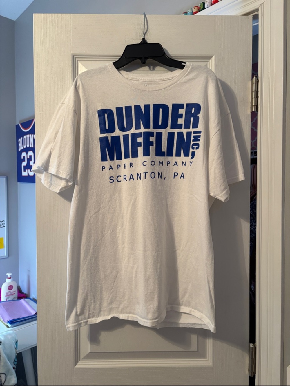 DUNDER MIFFLIN White Graphic Tee